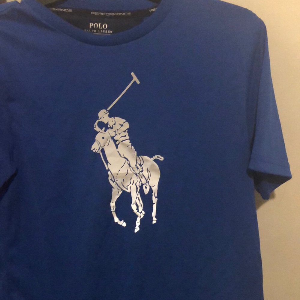 Love this blue polo shirt